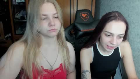 Snapshot of rachel_sharp chatting on 8, 10, 2025 Make me cum online show from 8, 10, 2025