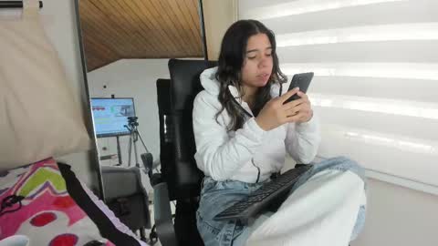 Snapshot of rachell_criss chatting on 9, 2, 2025 Rachell online show from 9, 2, 2025