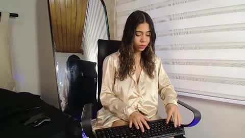 Snapshot of rachell_criss chatting on 14, 2, 2025 Rachell online show from 14, 2, 2025