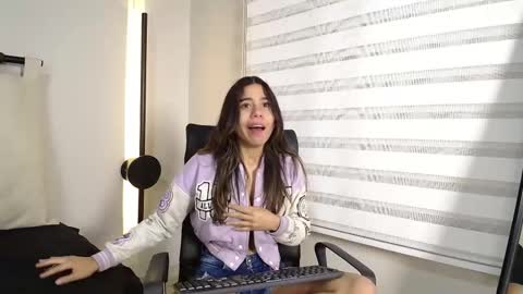 Snapshot of rachell_criss chatting on 16, 2, 2025 Rachell online show from 16, 2, 2025