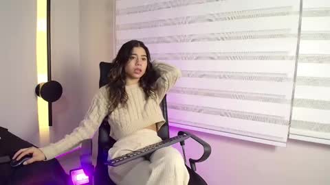 Snapshot of rachell_criss chatting on 19, 2, 2025 Rachell online show from 19, 2, 2025