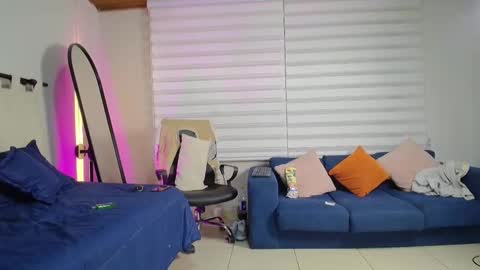 Snapshot of rachell_criss chatting on 5, 3, 2025 Rachell online show from 5, 3, 2025