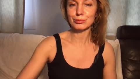 Snapshot of rachelldelicious chatting on 8, 1, 2025 Rachel online show from 8, 1, 2025