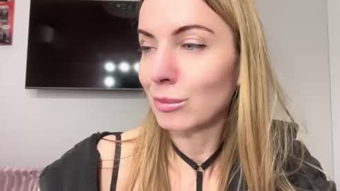 Snapshot of rachelldelicious chatting on 12, 2, 2025 Rachel online show from 12, 2, 2025