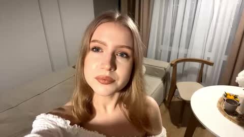 Snapshot of rachellegentile chatting on 23, 11, 2025 Alice online show from 23, 11, 2025