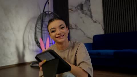 Snapshot of rachelravee chatting on 16, 4, 2026 Ann online show from 16, 4, 2026