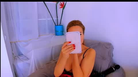 Snapshot of radmila_star chatting on 22, 9, 2025 Radmila Star online show from 22, 9, 2025