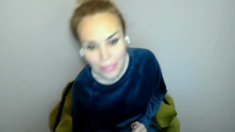 Snapshot of radmila_star chatting on 16, 10, 2025 Radmila Star online show from 16, 10, 2025