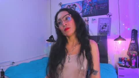 Snapshot of raia_ chatting on 7, 4, 2026 Raia online show from 7, 4, 2026