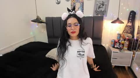 Snapshot of raia_ chatting on 21, 4, 2026 Raia online show from 21, 4, 2026