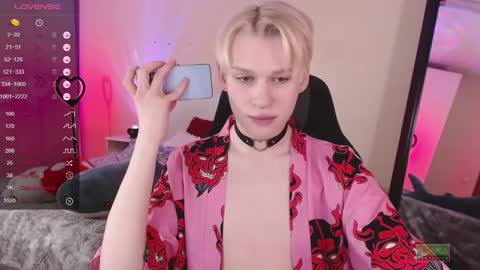 Snapshot of rainbow__salt chatting on 25, 12, 2024 Mike online show from 25, 12, 2024