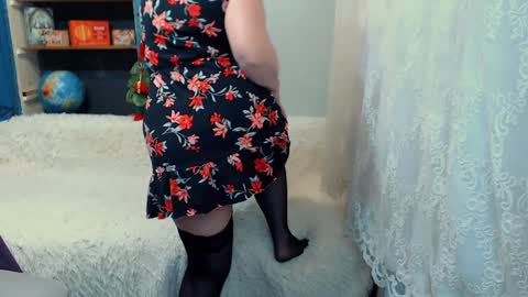 rainbowladyy online show from 1, 1, 2025