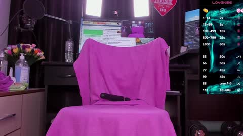 Snapshot of raissa_sky26 chatting on 4, 12, 2024 Laura online show from 4, 12, 2024