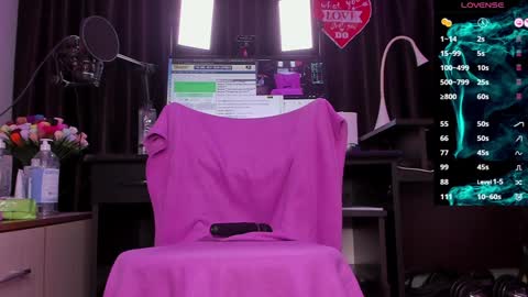 Snapshot of raissa_sky26 chatting on 6, 12, 2024 Laura online show from 6, 12, 2024