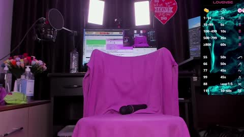 Snapshot of raissa_sky26 chatting on 7, 12, 2024 Laura online show from 7, 12, 2024