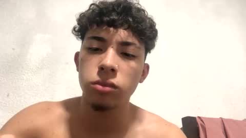 ramiroo2312 online show from 28, 2, 2025