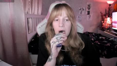 Snapshot of rapunzel_cute chatting on 25, 4, 2026 Rapunzel online show from 25, 4, 2026