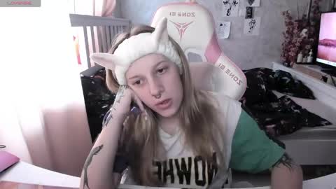 Snapshot of rapunzel_cute chatting on 8, 6, 2026 Rapunzel online show from 8, 6, 2026