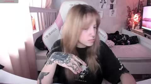 Snapshot of rapunzel_cute chatting on 11, 6, 2026 Rapunzel online show from 11, 6, 2026