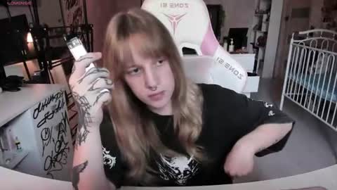 Snapshot of rapunzel_cute chatting on 15, 6, 2026 Rapunzel online show from 15, 6, 2026