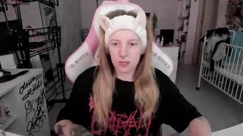 Snapshot of rapunzel_cute chatting on 16, 6, 2026 Rapunzel online show from 16, 6, 2026