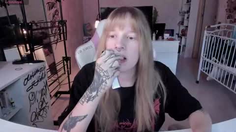 Snapshot of rapunzel_cute chatting on 17, 6, 2026 Rapunzel online show from 17, 6, 2026