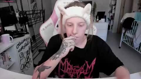 Snapshot of rapunzel_cute chatting on 19, 6, 2026 Rapunzel online show from 19, 6, 2026