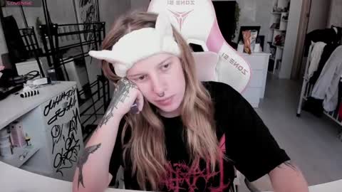 Snapshot of rapunzel_cute chatting on 25, 6, 2026 Rapunzel online show from 25, 6, 2026