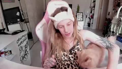 Snapshot of rapunzel_cute chatting on 10, 7, 2026 Rapunzel online show from 10, 7, 2026