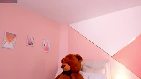 Snapshot of raquel_moon chatting on 19, 3, 2026 Raquel Moon online show from 19, 3, 2026