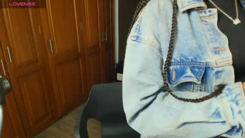 Raquel online show from 10, 10, 2025