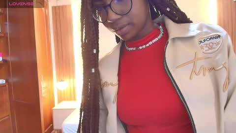 Snapshot of raqueljones_ chatting on 12, 3, 2026 Raquel online show from 12, 3, 2026