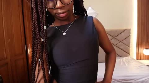 Snapshot of raqueljones_ chatting on 24, 3, 2026 Raquel online show from 24, 3, 2026