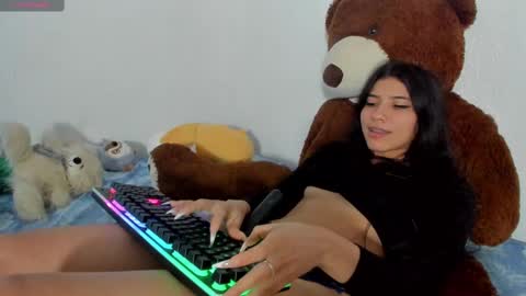 Snapshot of raquell_cutee chatting on 2, 3, 2025 Raquell online show from 2, 3, 2025