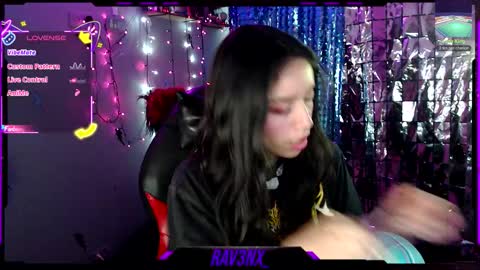   online show from 28, 11, 2025