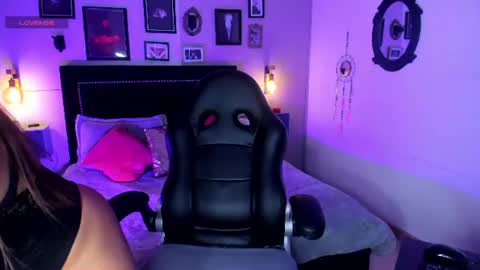 Snapshot of raven_dooll chatting on 10, 7, 2026 Raven online show from 10, 7, 2026