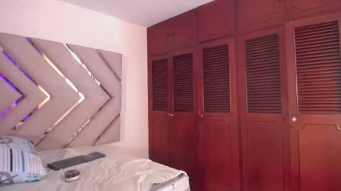 RAVEN FOXTER online show from 22, 11, 2025