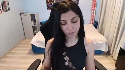 raven_haired_goddess online show from 29, 6, 2026