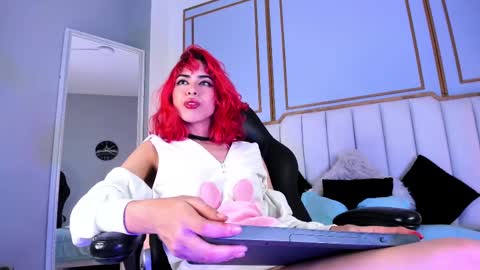 raven_jade_ online show from 28, 1, 2025