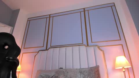raven_jade_ online show from 21, 2, 2025