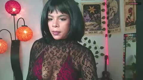 Snapshot of raven_luv chatting on 12, 9, 2025 raven  online show from 12, 9, 2025