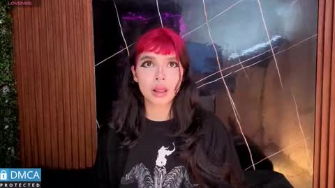 raven_rox_ online show from 15, 12, 2025