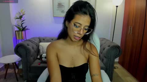 Snapshot of raven_stonee chatting on 14, 9, 2025 Raven online show from 14, 9, 2025