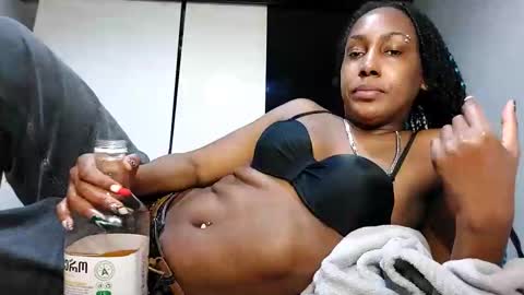 Snapshot of ravenbby chatting on 8, 3, 2026 ravenbby online show from 8, 3, 2026