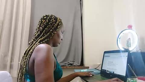 ravenbby online show from 14, 5, 2026
