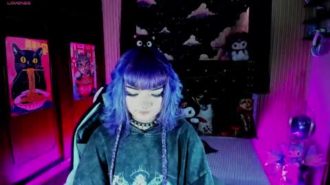 Snapshot of ravencollen chatting on 19, 5, 2026 ravencollen online show from 19, 5, 2026
