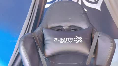 Snapshot of ravennmoonn chatting on 22, 9, 2025 Raven online show from 22, 9, 2025