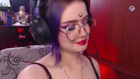 Snapshot of raventh_ chatting on 28, 10, 2025 raventh_ online show from 28, 10, 2025