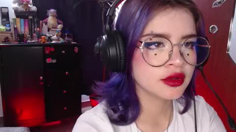 Snapshot of raventh_ chatting on 2, 11, 2025 raventh_ online show from 2, 11, 2025