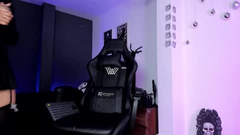 Snapshot of ravenwitch_ chatting on 10, 1, 2026 Raven Witch online show from 10, 1, 2026